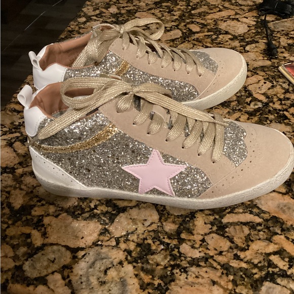 Cute as a Daisy Glitter Sneaker - Picture 1 of 9